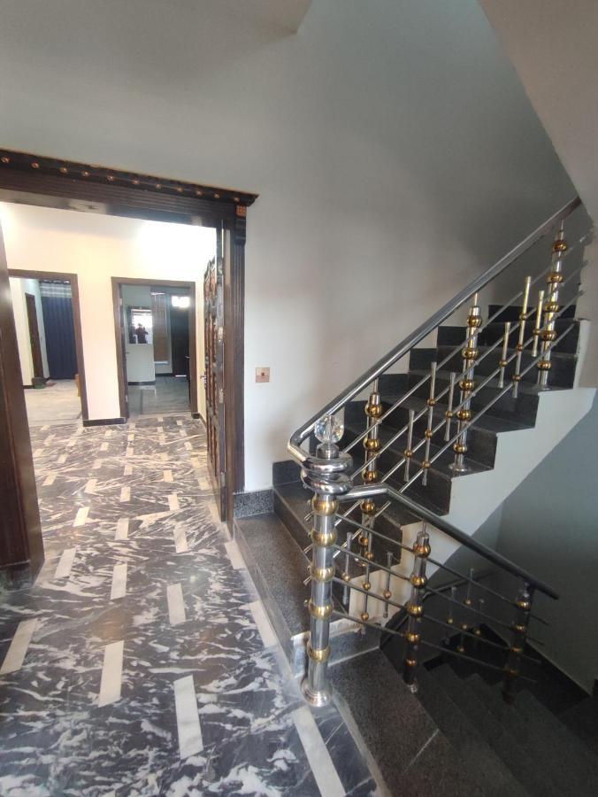 Lavish Residency Guest House Fasial Town Rawalpindi Esterno foto